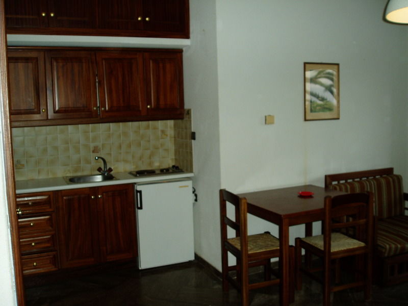 Elpida Aparthotel 구베스 외부 사진