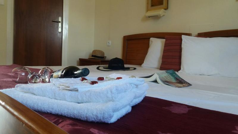 Elpida Aparthotel 구베스 외부 사진