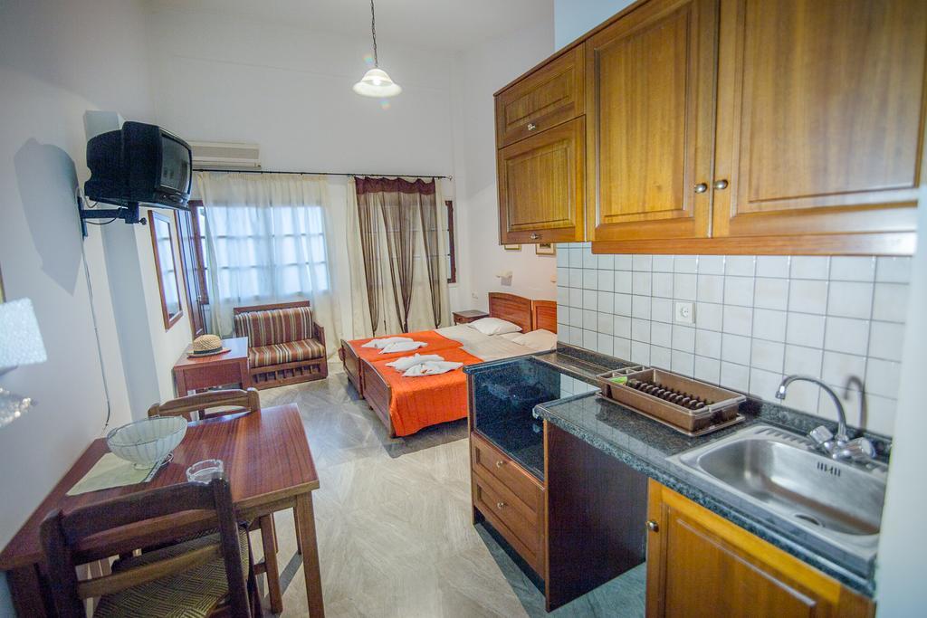 Elpida Aparthotel 구베스 외부 사진